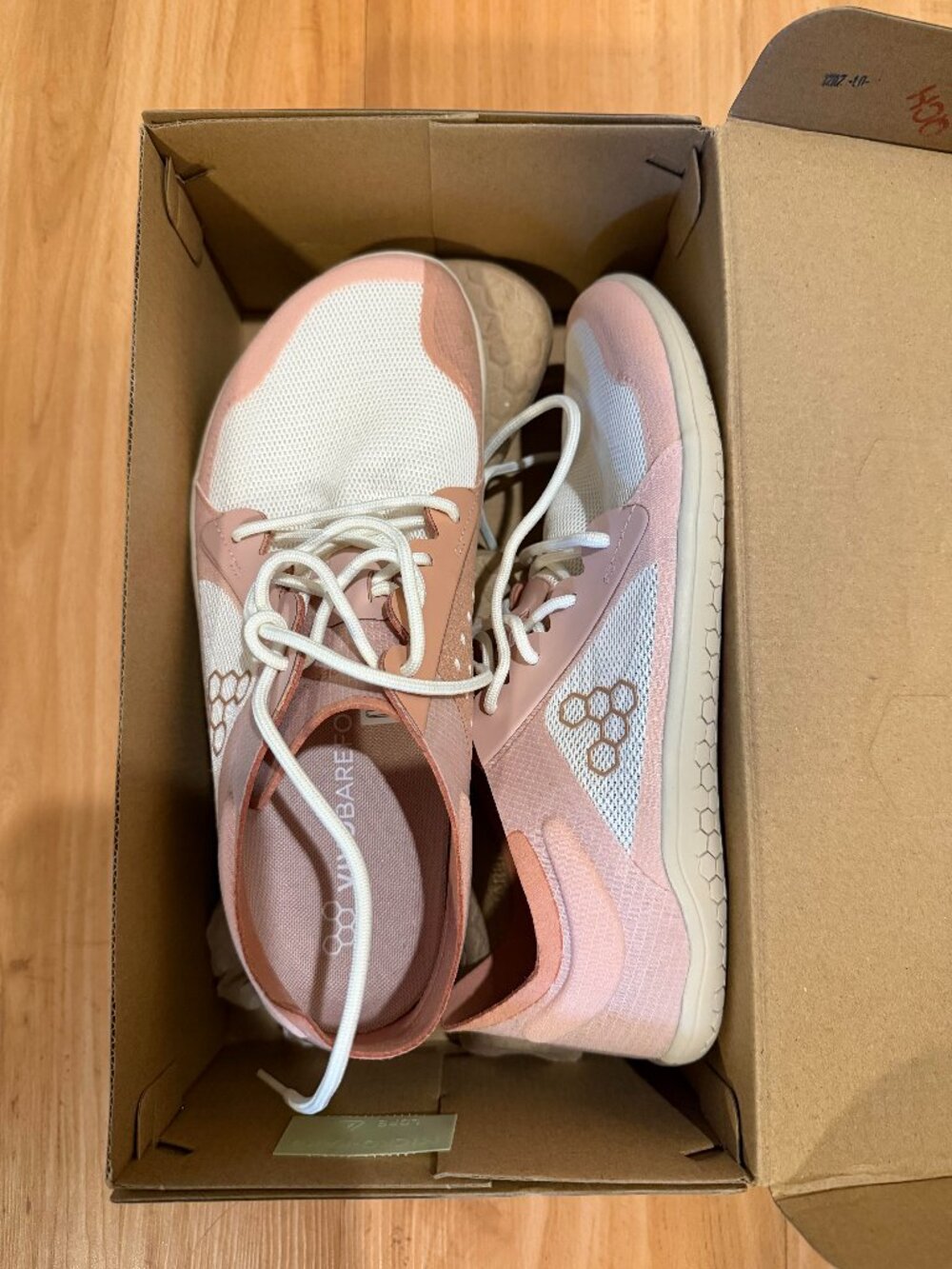 Vivo Barefoot Primus Light IV Womens size 9 pink